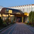 Парадный вход фото Санатория «Карпаты» в Трускавце. Парадный вход
