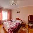 Кровать фото Санатория «Карпаты» в Трускавце. Номер 2-местный 2-комнатный Люкс.Кровать