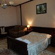 кровать фото отель сенатор трускавец. номер VIP. кровать